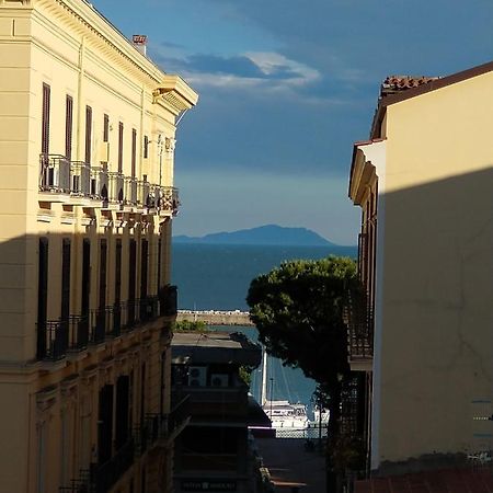 Mi Casa Tu Casa Hotell Formia Exteriör bild